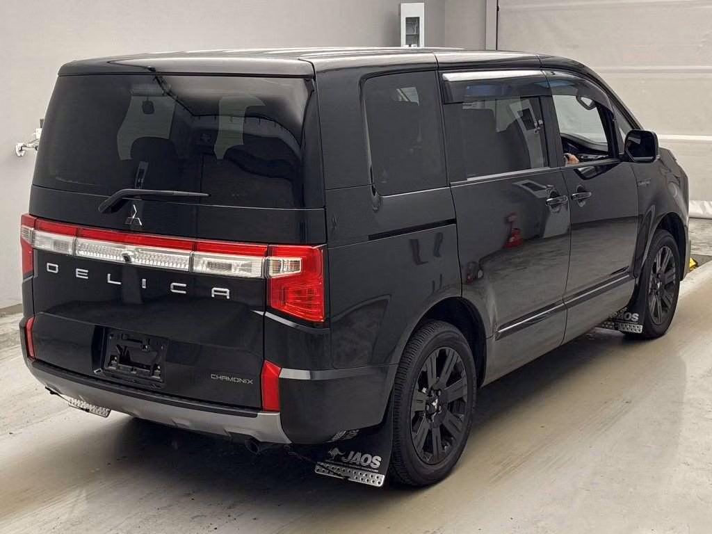 MITSUBISHI DELICA D:5