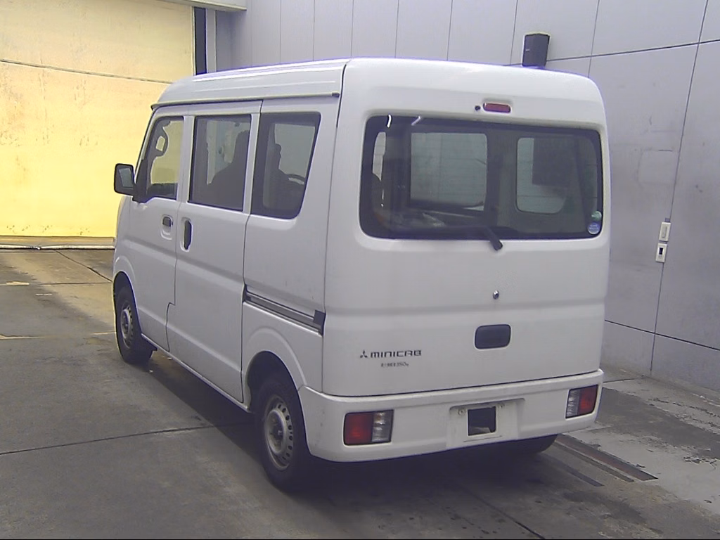MITSUBISHI MINICAB