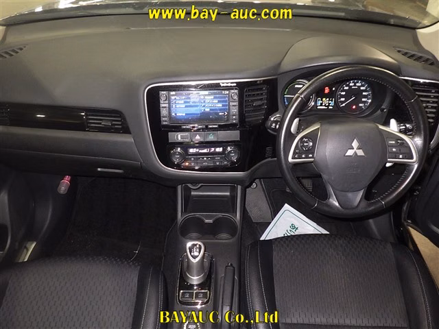 MITSUBISHI OUTLANDER