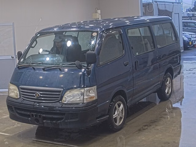 TOYOTA HIACE