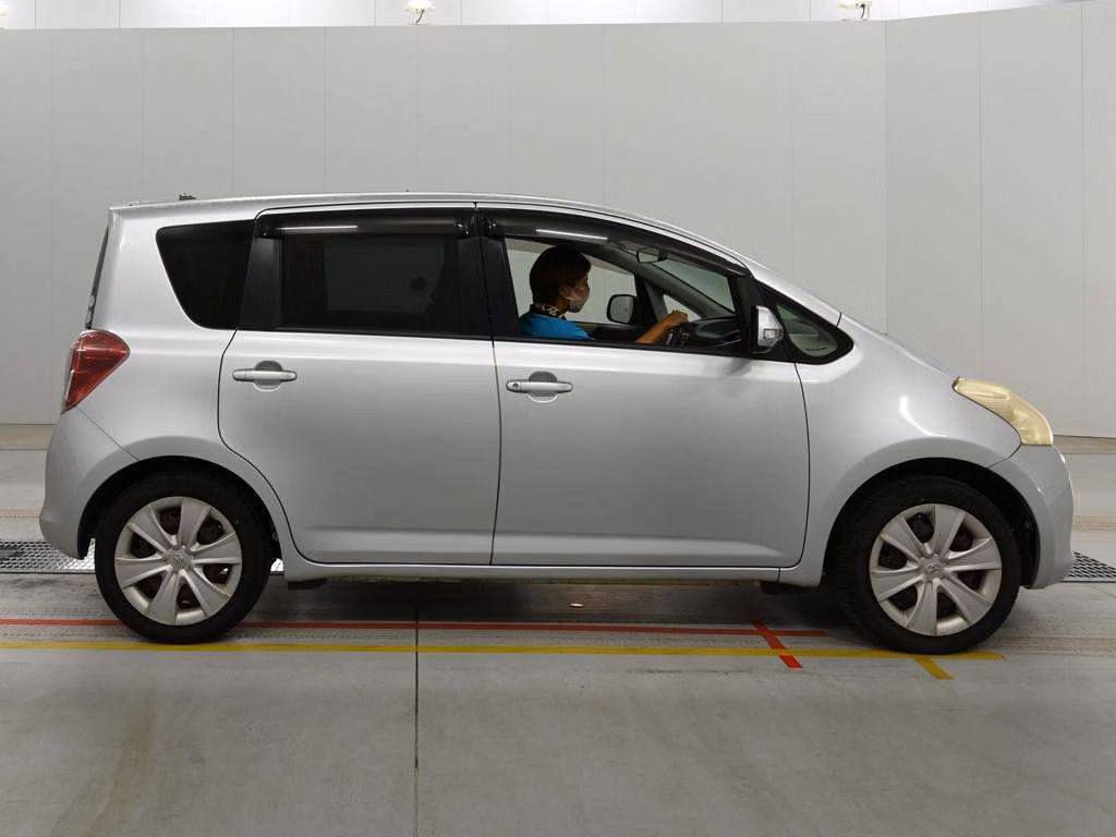TOYOTA RACTIS