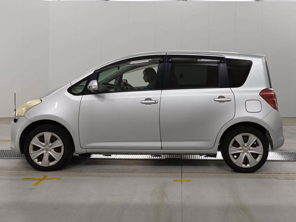 TOYOTA RACTIS