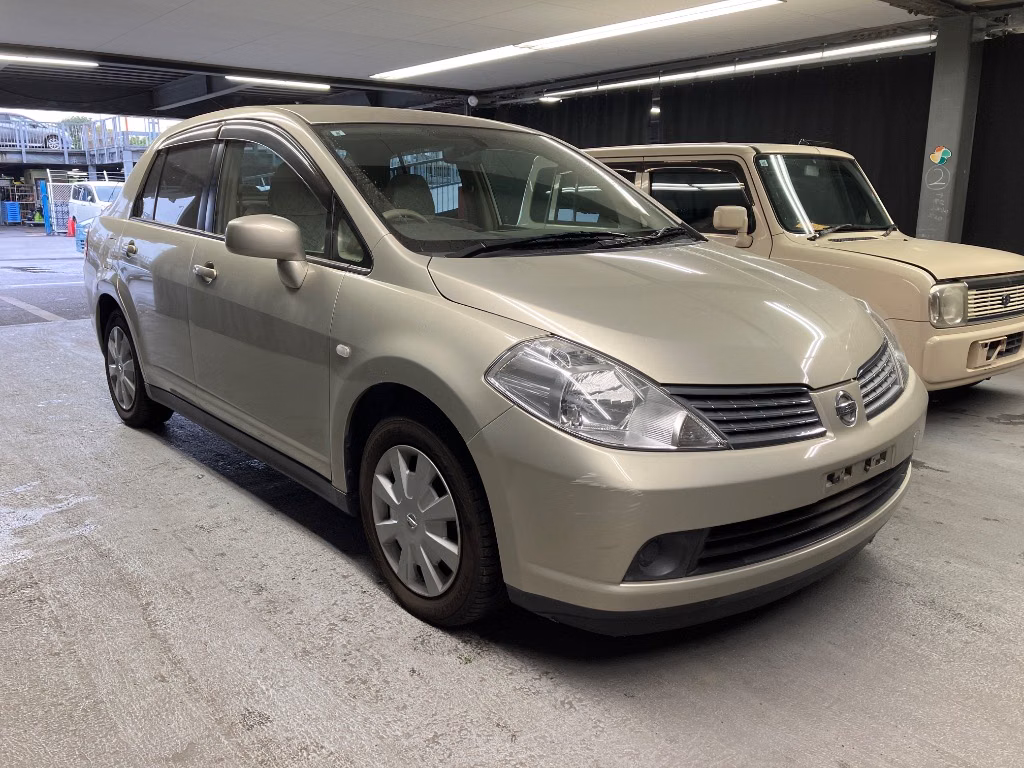 NISSAN TIIDA LATIO