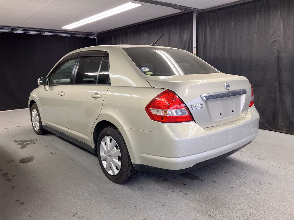 NISSAN TIIDA LATIO