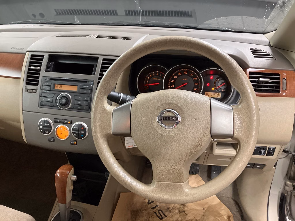 NISSAN TIIDA LATIO