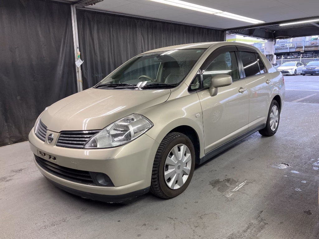 NISSAN TIIDA LATIO