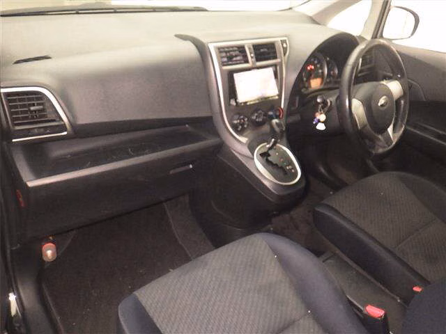 SUBARU TREZIA