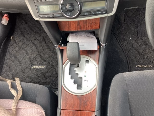 TOYOTA PREMIO