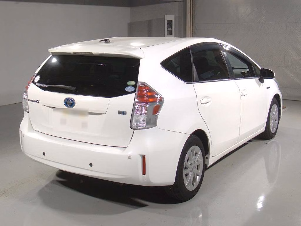 TOYOTA PRIUS ALPHA