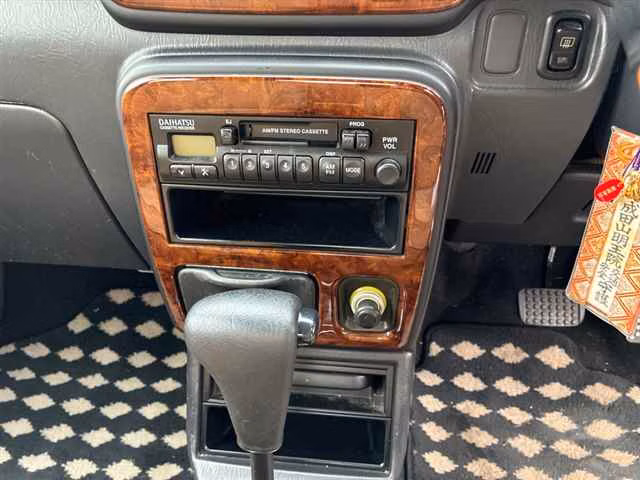 DAIHATSU MIRA GINO