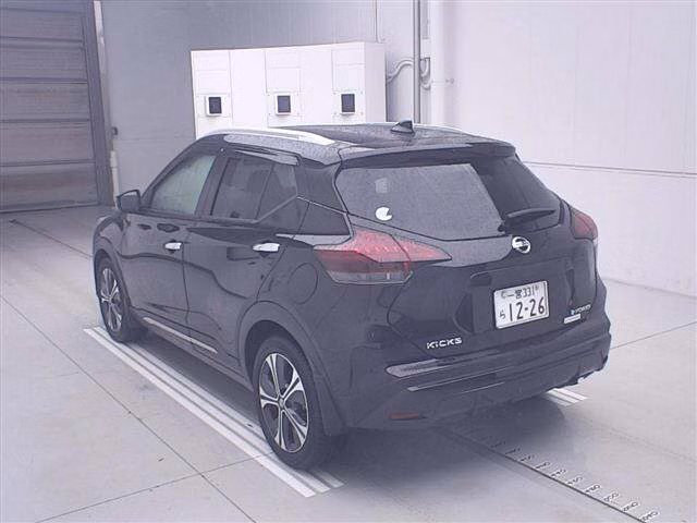 NISSAN KICKS