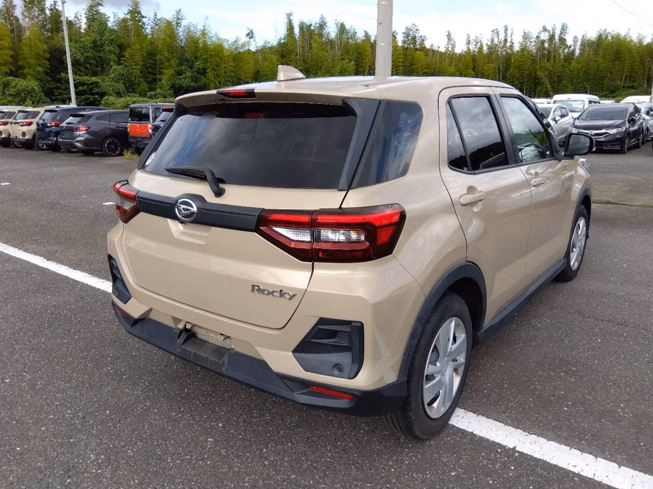 DAIHATSU ROCKY