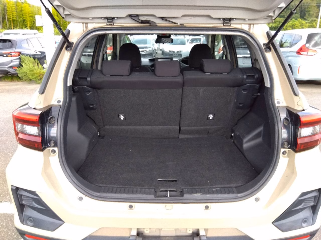 DAIHATSU ROCKY