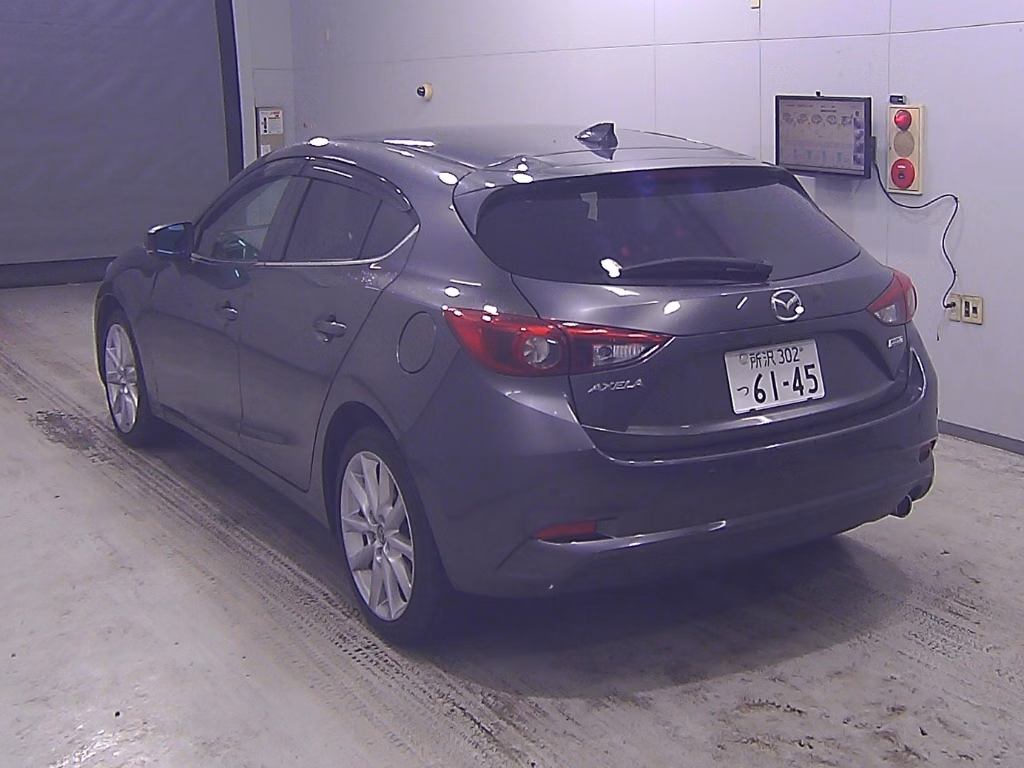 MAZDA AXELA