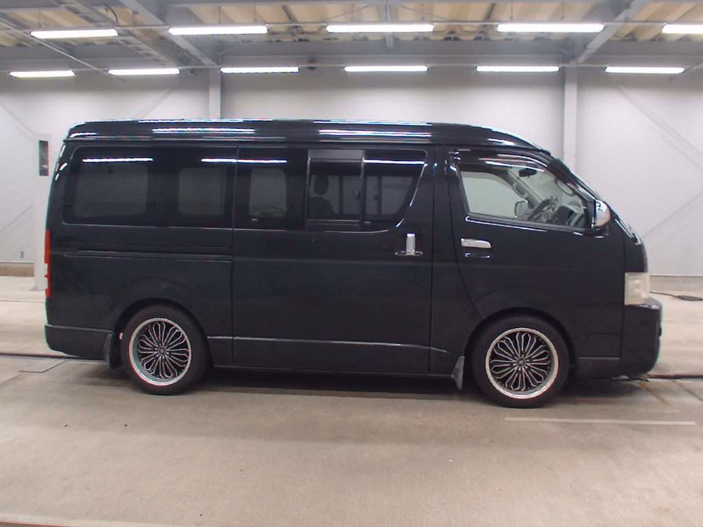 TOYOTA REGIUS ACE