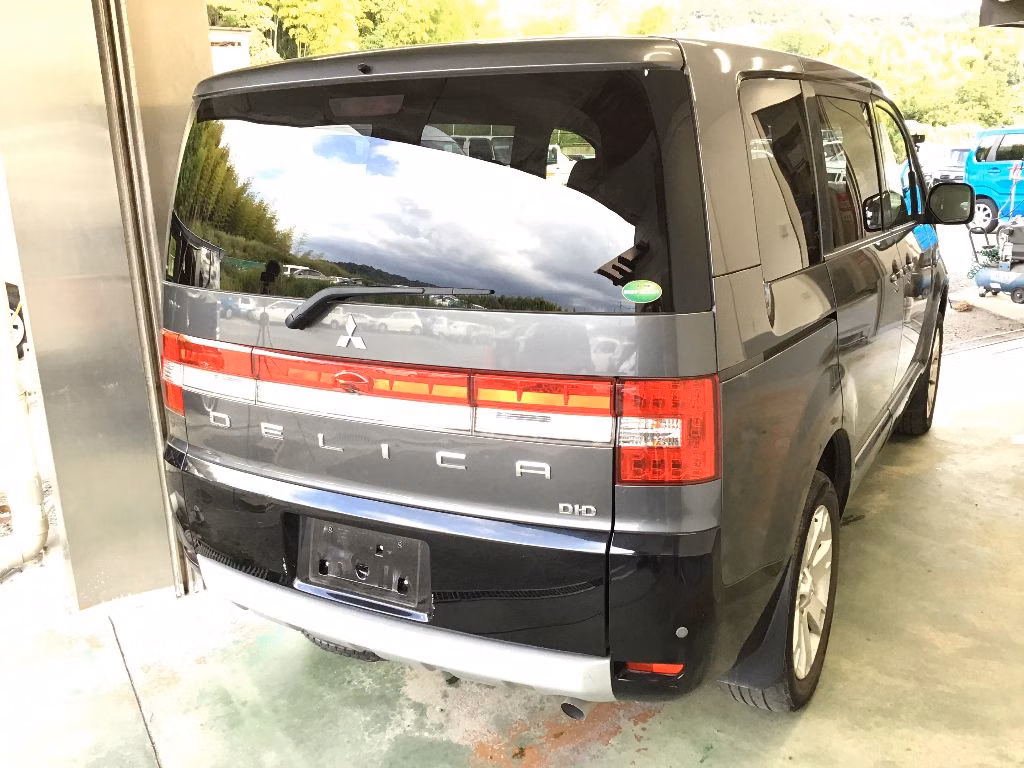 MITSUBISHI DELICA D:5