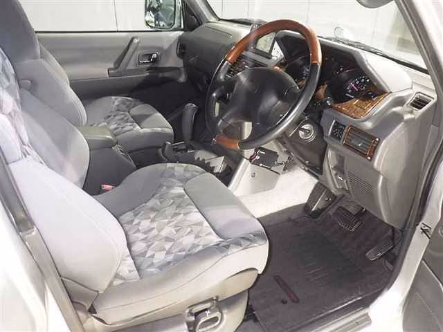 MITSUBISHI PAJERO