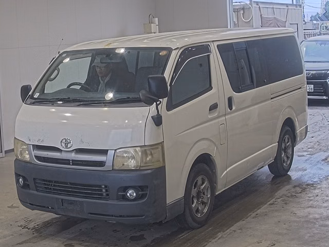 TOYOTA REGIUS ACE