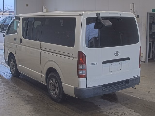 TOYOTA REGIUS ACE