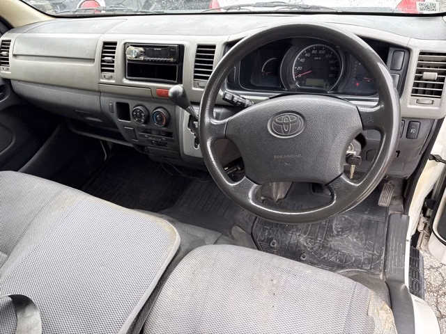 TOYOTA REGIUS ACE