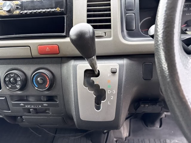 TOYOTA REGIUS ACE
