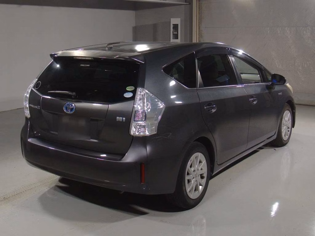 TOYOTA PRIUS ALPHA