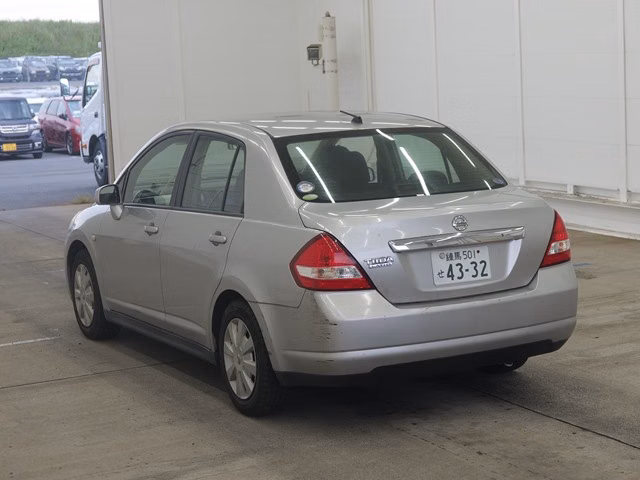 NISSAN TIIDA LATIO