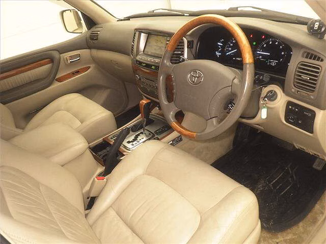 TOYOTA LAND CRUISER