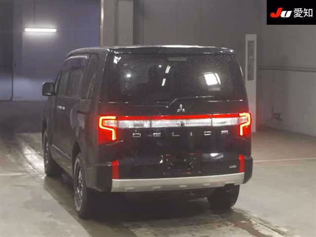 MITSUBISHI DELICA D:5