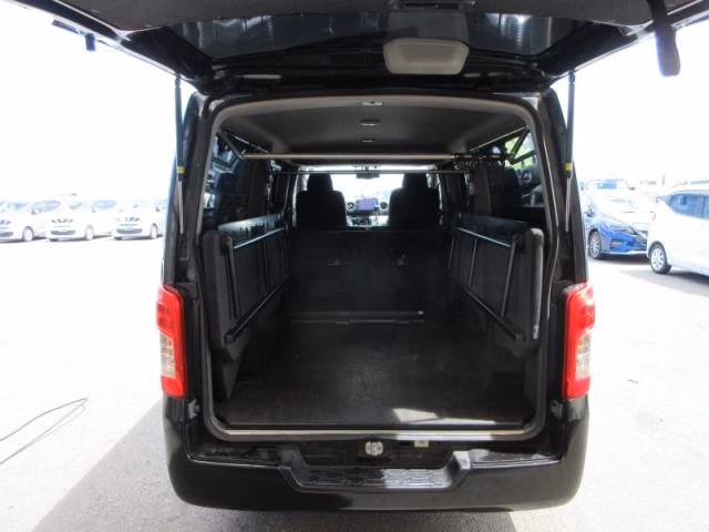 NISSAN NV350 CARAVAN
