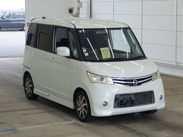 NISSAN ROOX