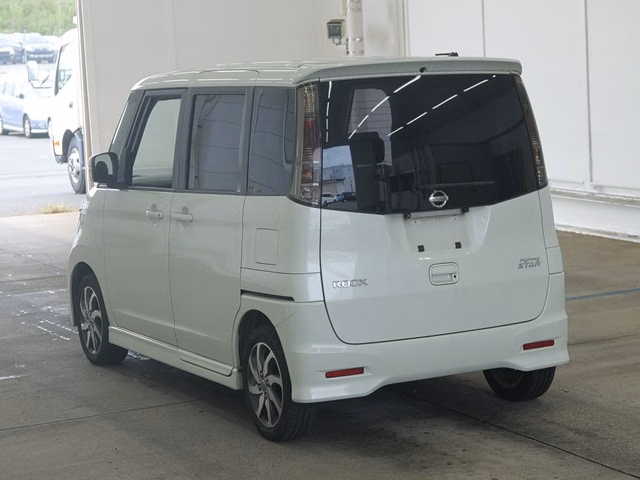 NISSAN ROOX