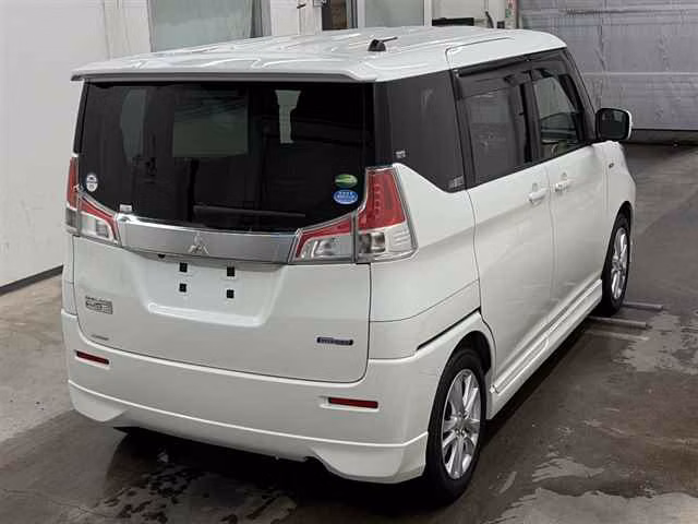 MITSUBISHI DELICA D:2