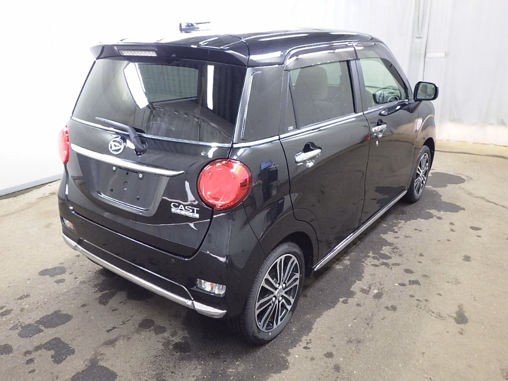 DAIHATSU CAST