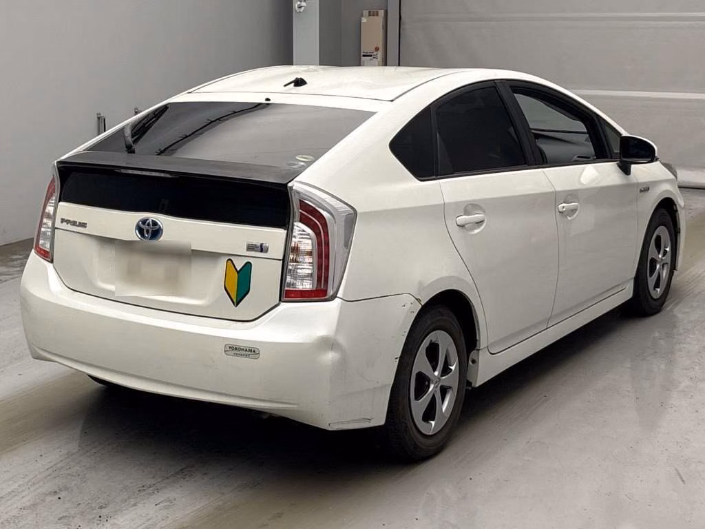 TOYOTA PRIUS