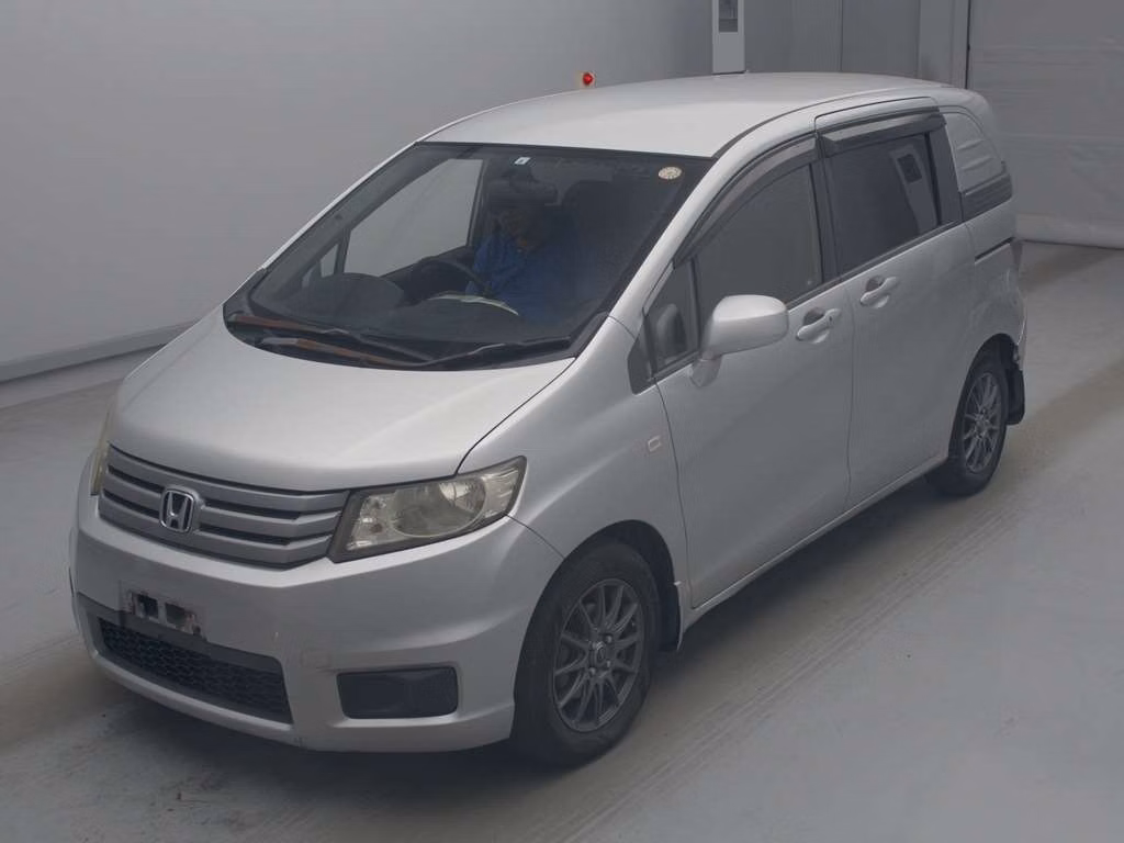 HONDA FREED SPIKE