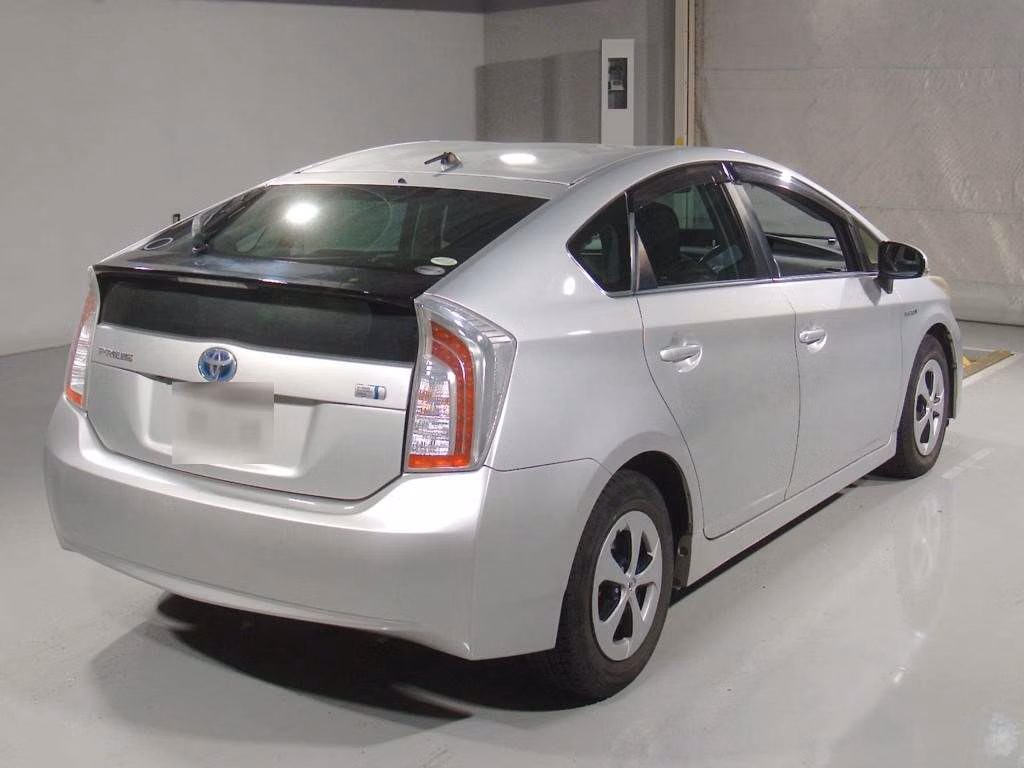 TOYOTA PRIUS