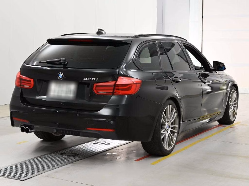 BMW 3-SERIES