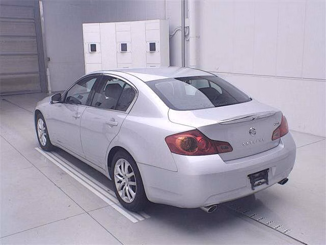 NISSAN SKYLINE