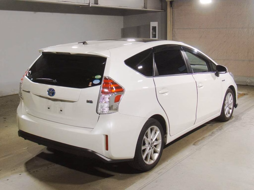 TOYOTA PRIUS ALPHA