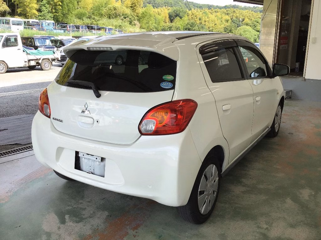MITSUBISHI MIRAGE