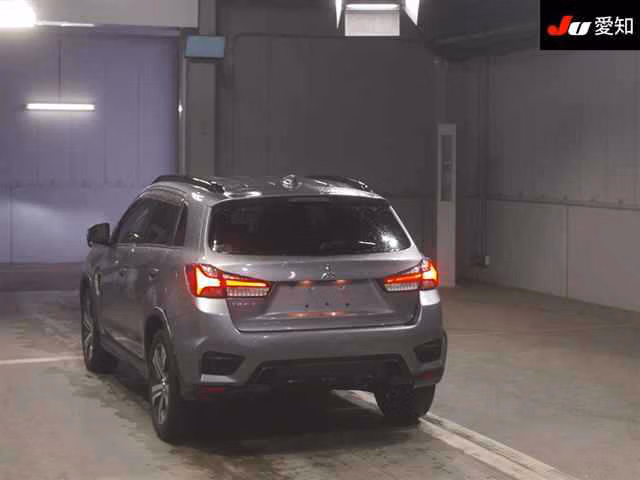 MITSUBISHI RVR