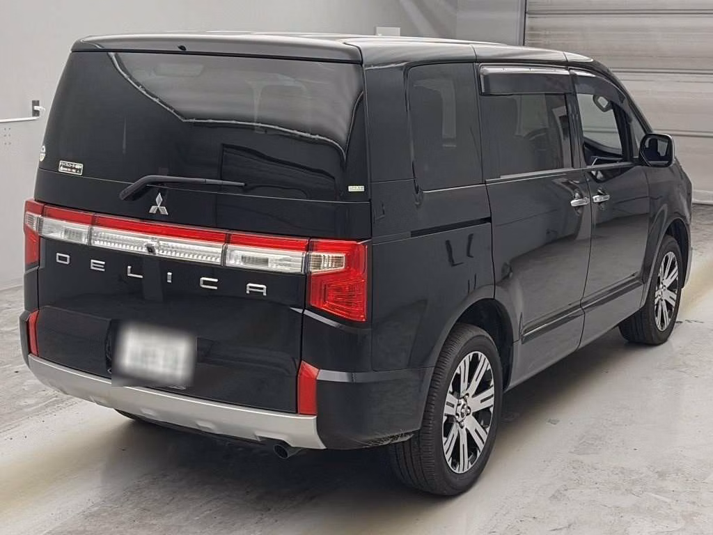 MITSUBISHI DELICA D:5