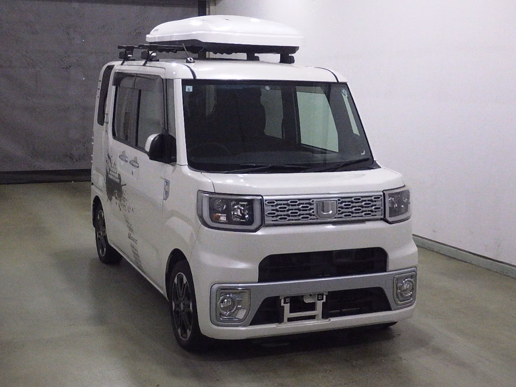 DAIHATSU WAKE