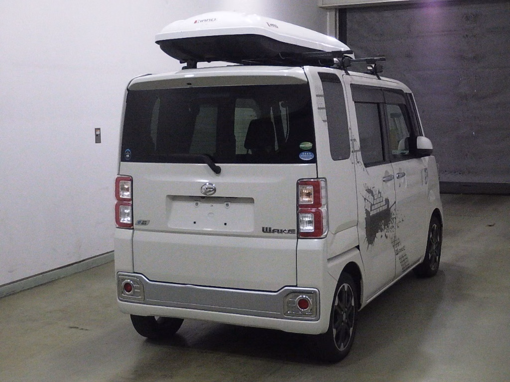 DAIHATSU WAKE