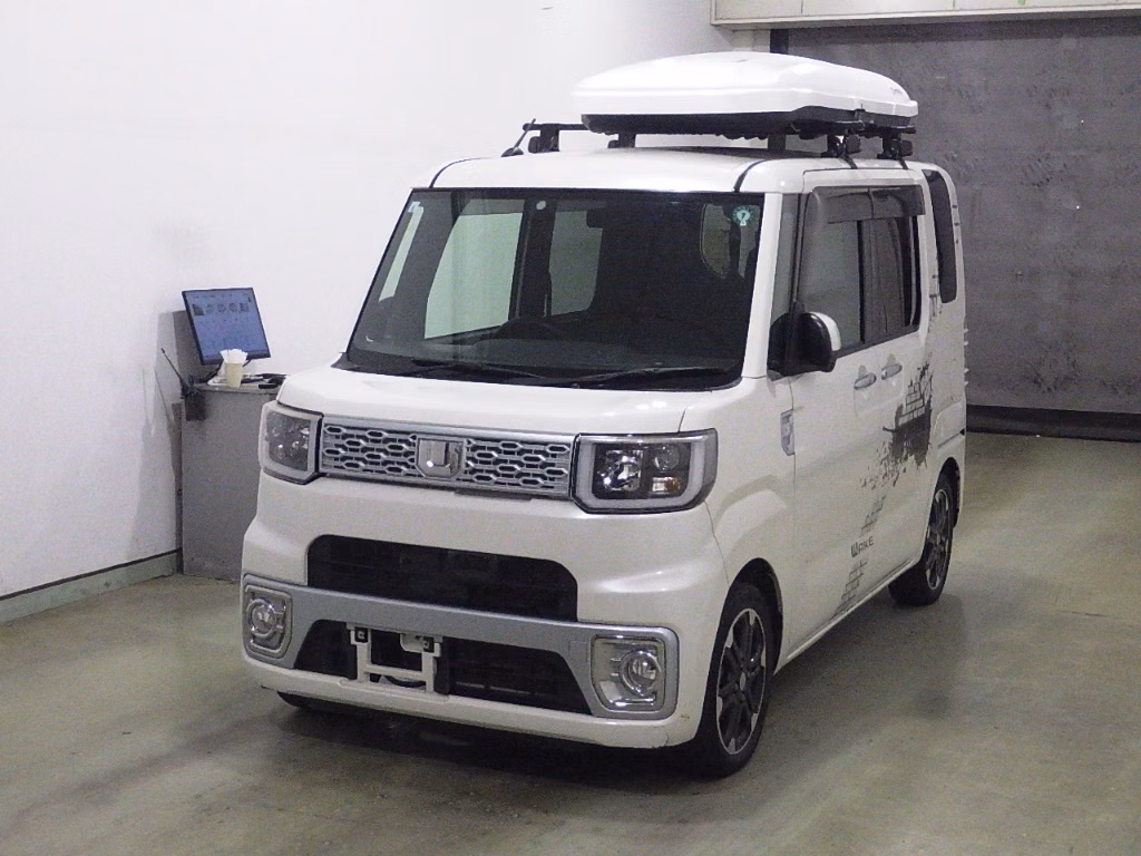 DAIHATSU WAKE