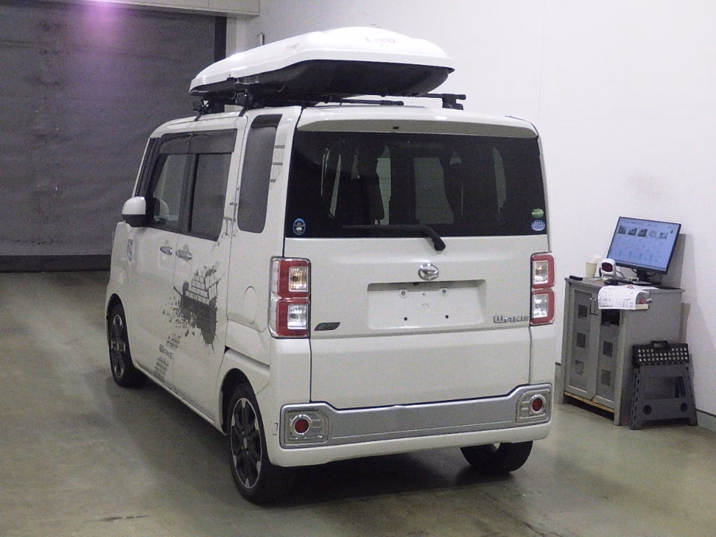 DAIHATSU WAKE