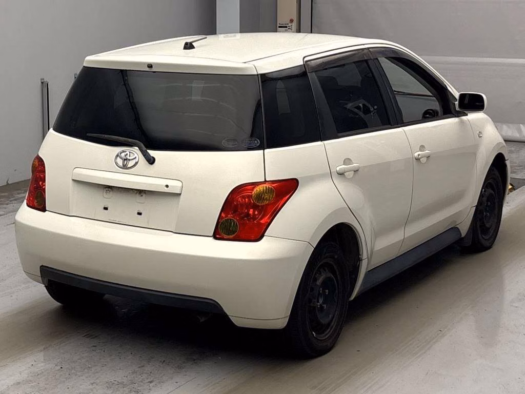TOYOTA IST
