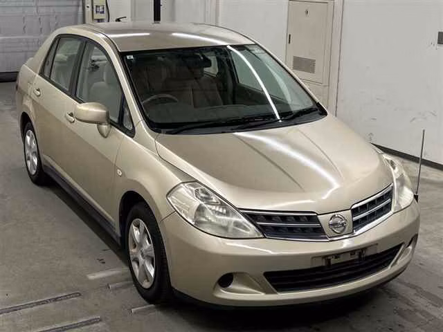 NISSAN TIIDA LATIO