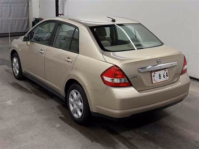 NISSAN TIIDA LATIO